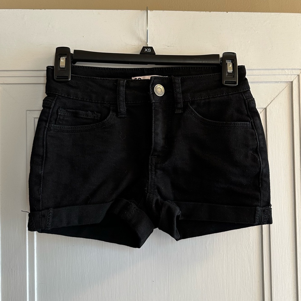 Like-New SO Shortie Black Jean Shorts - Juniors 0/24